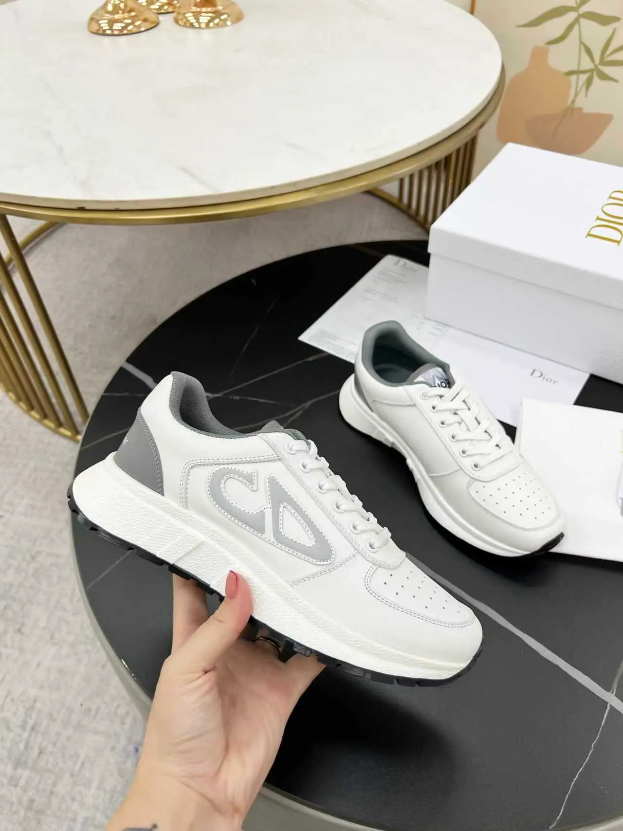 [Dior Dior] P: 640💰Couple model Size: Female: 35-40 (41 customized), male 39-44. (45 customized) 2025 Dior Dior autumn and winter new products🌹Fashion and trends coexist. Imported cowhide is customized one to one. Fabric; cowhide. Lining: Breathable mesh. Outsole: TPU.